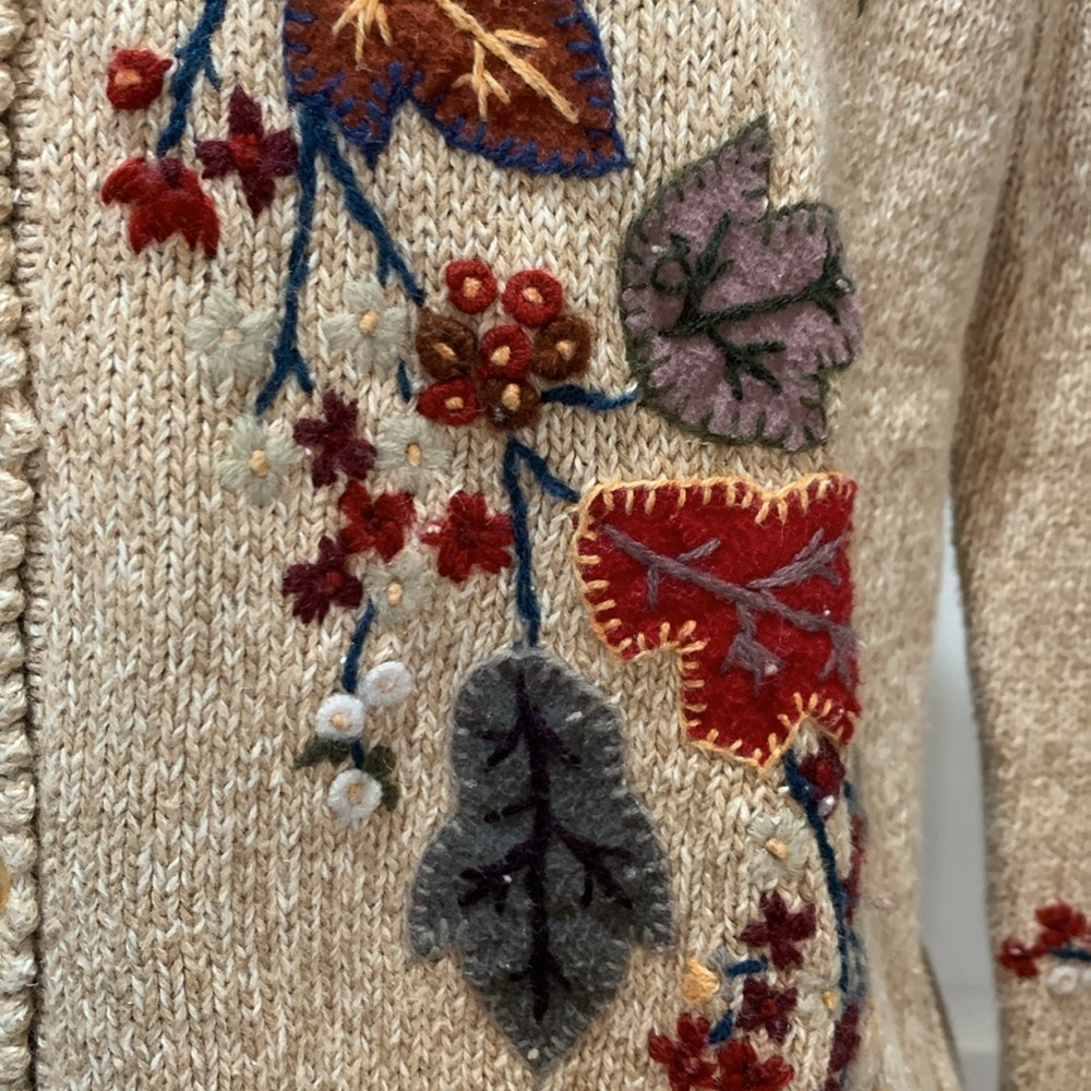 Carolina Colours sz M cardigan sweater w/ felt and embroidered leaves/flowers - Picture 3 of 13